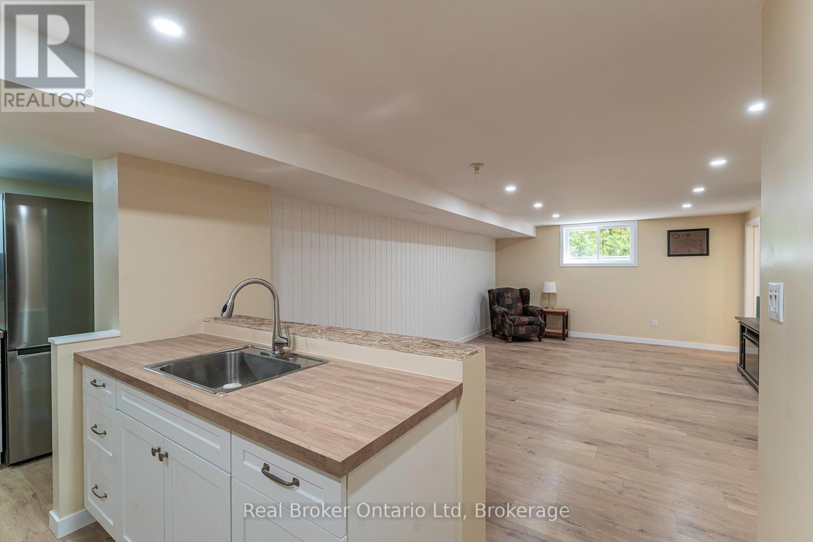 394 Queen Street N, West Grey, Ontario  N0G 1R0 - Photo 34 - X12853650