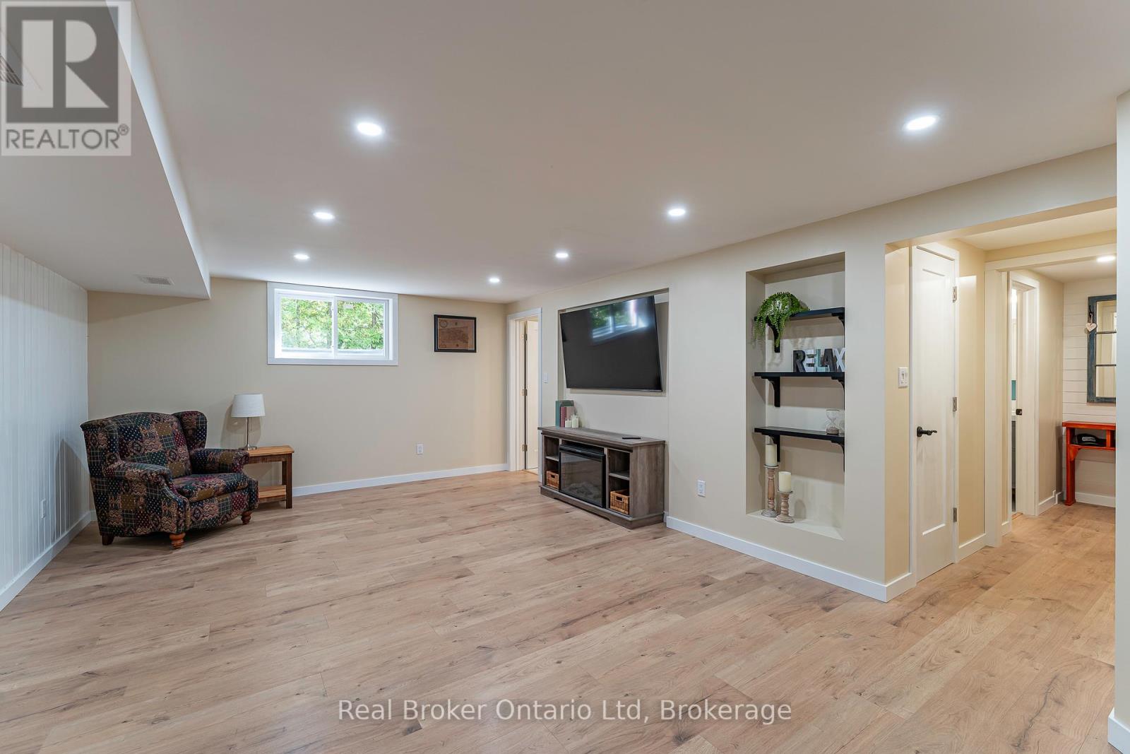 394 Queen Street N, West Grey, Ontario  N0G 1R0 - Photo 35 - X12853650