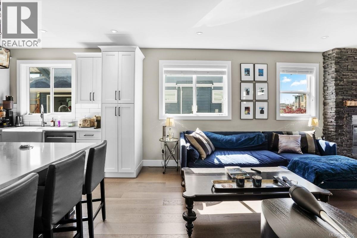 4255 Pullet Pl, Saanich, British Columbia  V8X 2N3 - Photo 11 - 1032906