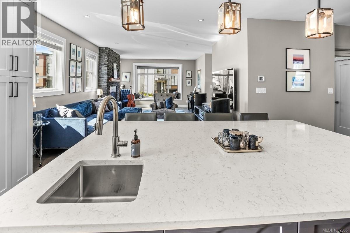 4255 Pullet Pl, Saanich, British Columbia  V8X 2N3 - Photo 17 - 1032906