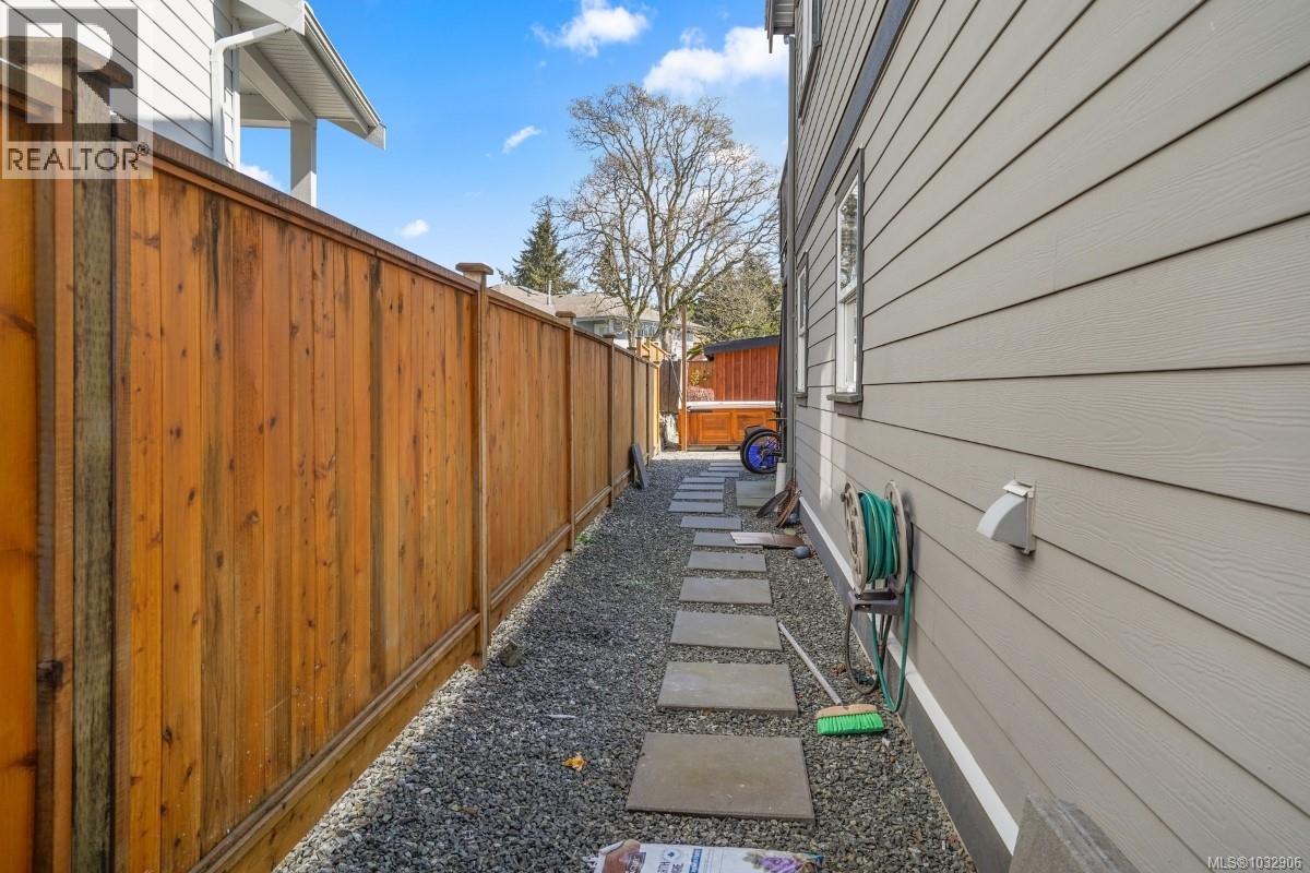 4255 Pullet Pl, Saanich, British Columbia  V8X 2N3 - Photo 45 - 1032906