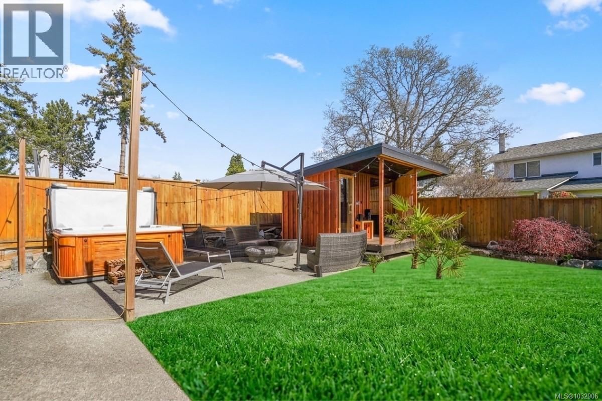 4255 Pullet Pl, Saanich, British Columbia  V8X 2N3 - Photo 47 - 1032906