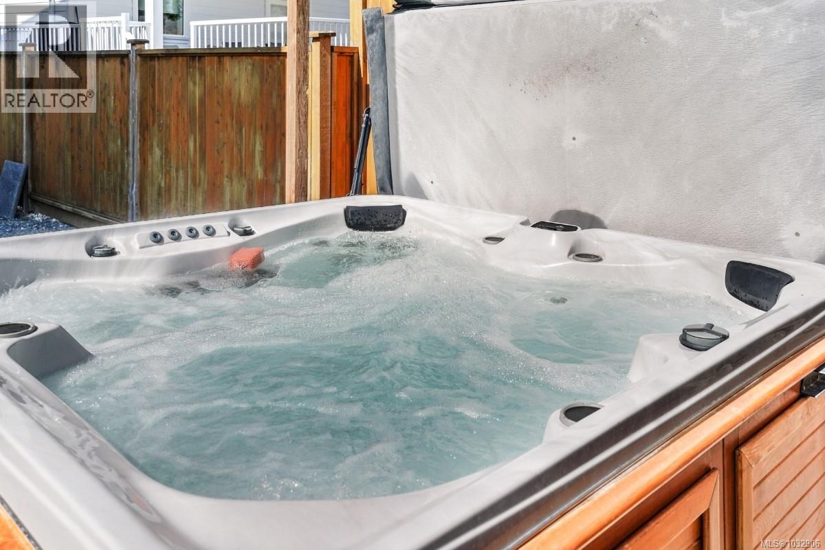 4255 Pullet Pl, Saanich, British Columbia  V8X 2N3 - Photo 49 - 1032906