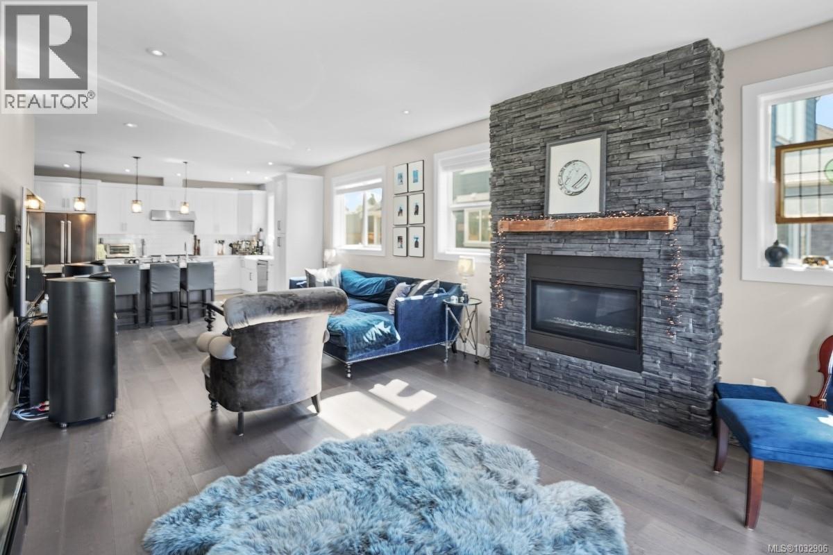 4255 Pullet Pl, Saanich, British Columbia  V8X 2N3 - Photo 9 - 1032906