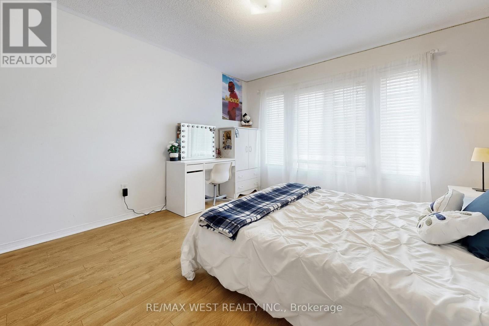 303 King Street E, East Gwillimbury, Ontario  L0G 1M0 - Photo 17 - N12977010