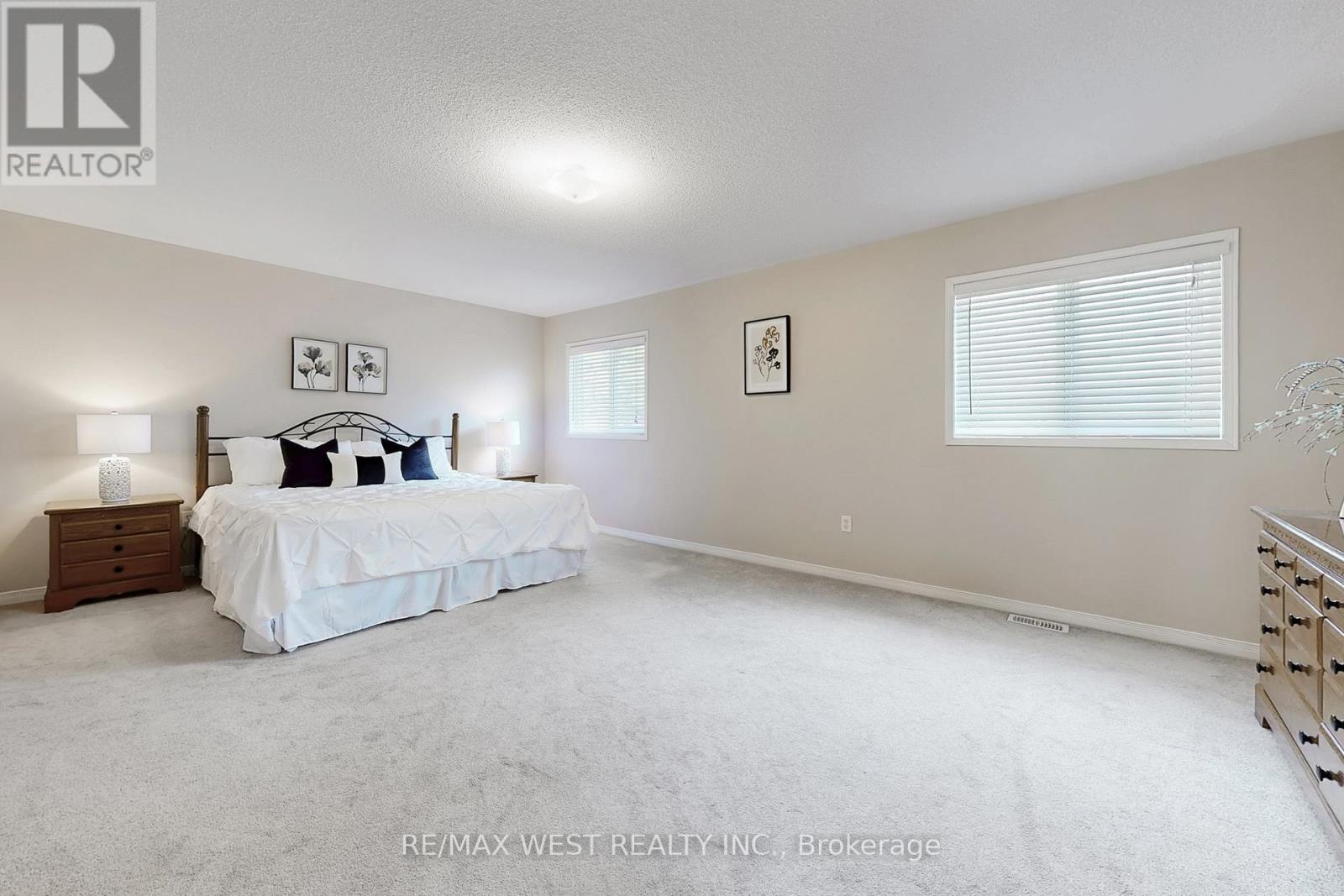 303 King Street E, East Gwillimbury, Ontario  L0G 1M0 - Photo 24 - N12977010