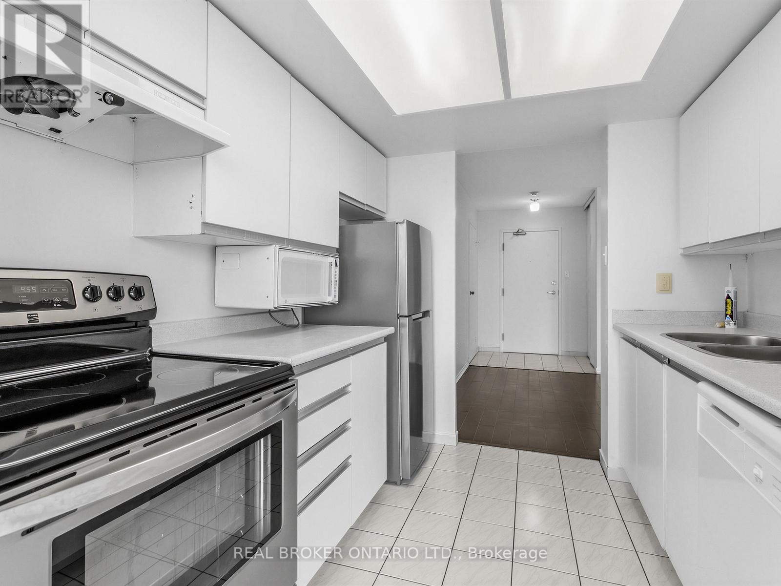 2106 - 3 Rowntree Road, Toronto, Ontario  M9V 5G8 - Photo 9 - W13024816