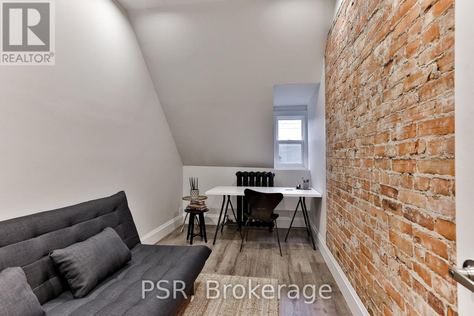 Upper - 264 Dovercourt Road, Toronto, Ontario  M6J 3E1 - Photo 18 - C12815908