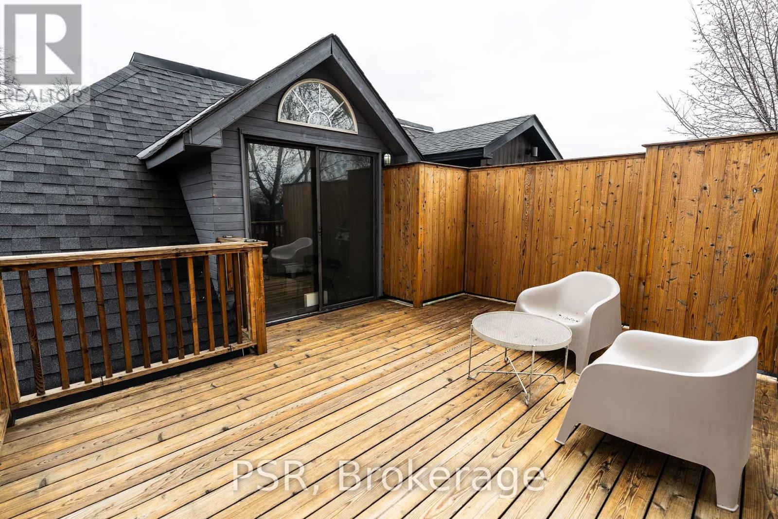 UPPER - 264 DOVERCOURT ROAD, Toronto, Ontario