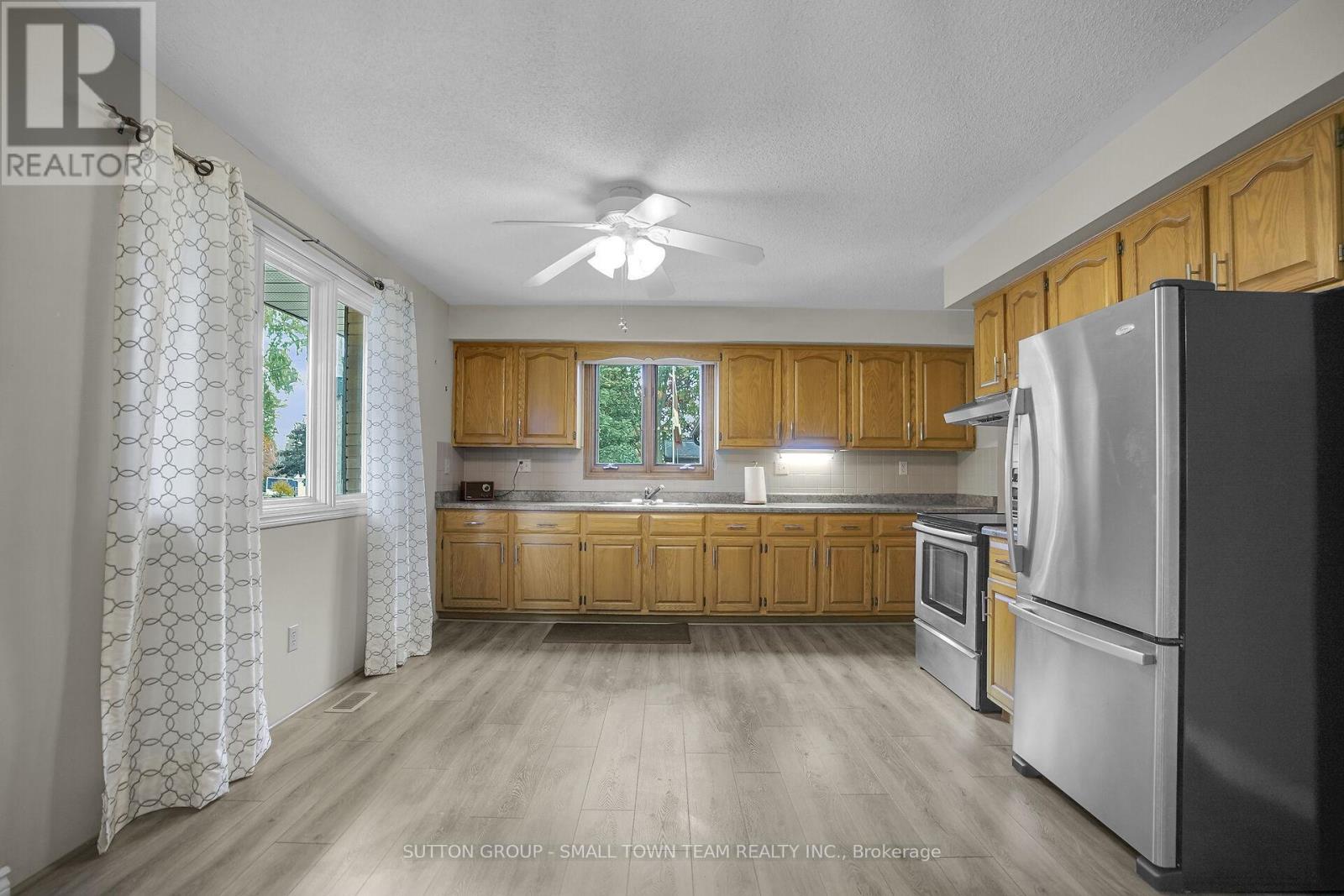 110 John Street W, South Huron, Ontario  N0M 1S2 - Photo 11 - X12473364