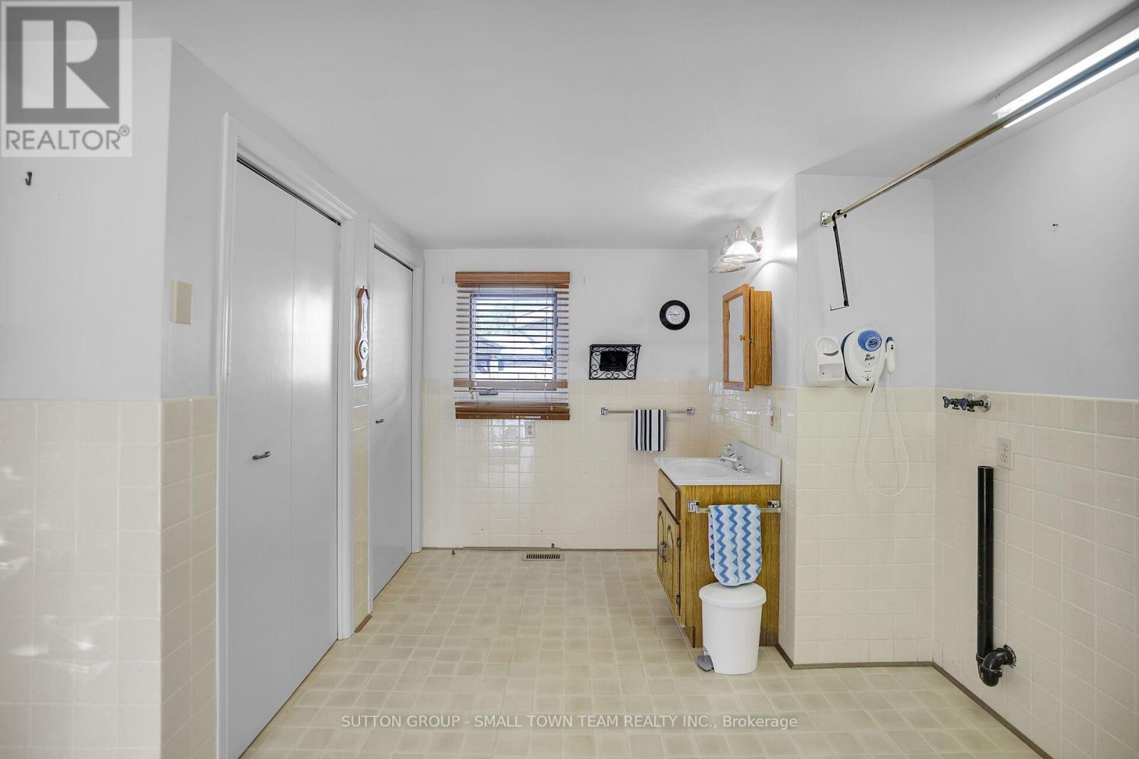 110 John Street W, South Huron, Ontario  N0M 1S2 - Photo 23 - X12473364