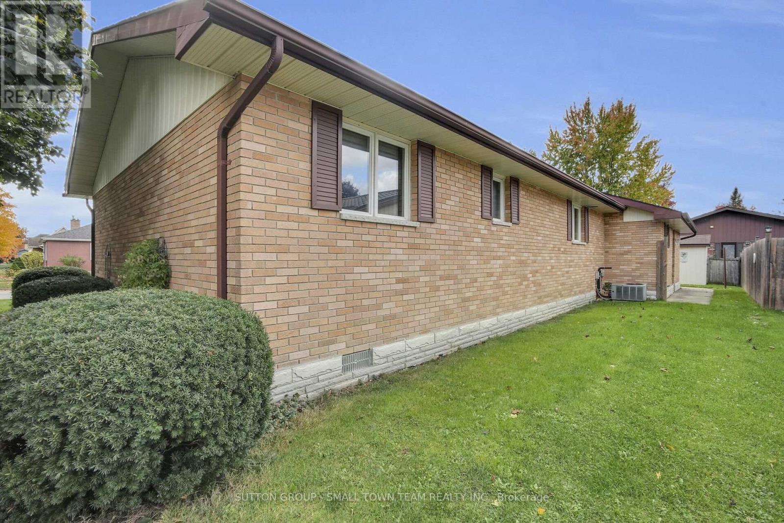 110 John Street W, South Huron, Ontario  N0M 1S2 - Photo 28 - X12473364