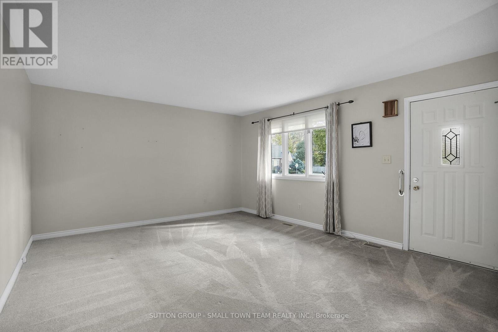 110 John Street W, South Huron, Ontario  N0M 1S2 - Photo 7 - X12473364