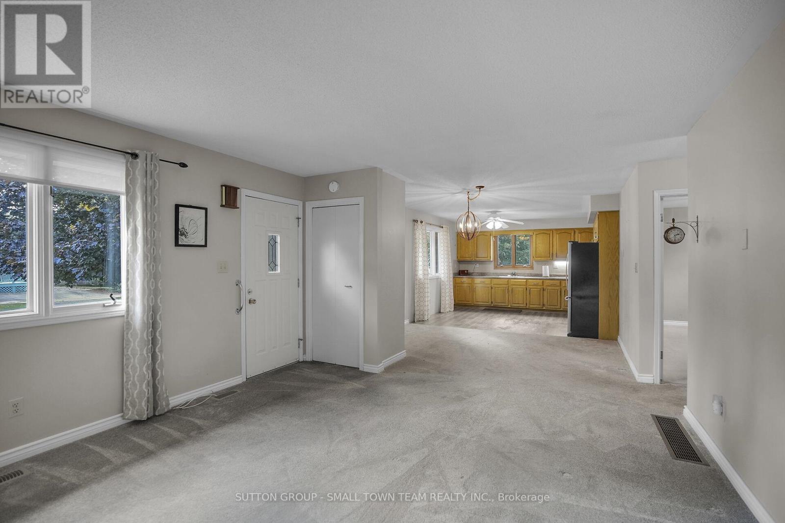 110 John Street W, South Huron, Ontario  N0M 1S2 - Photo 9 - X12473364