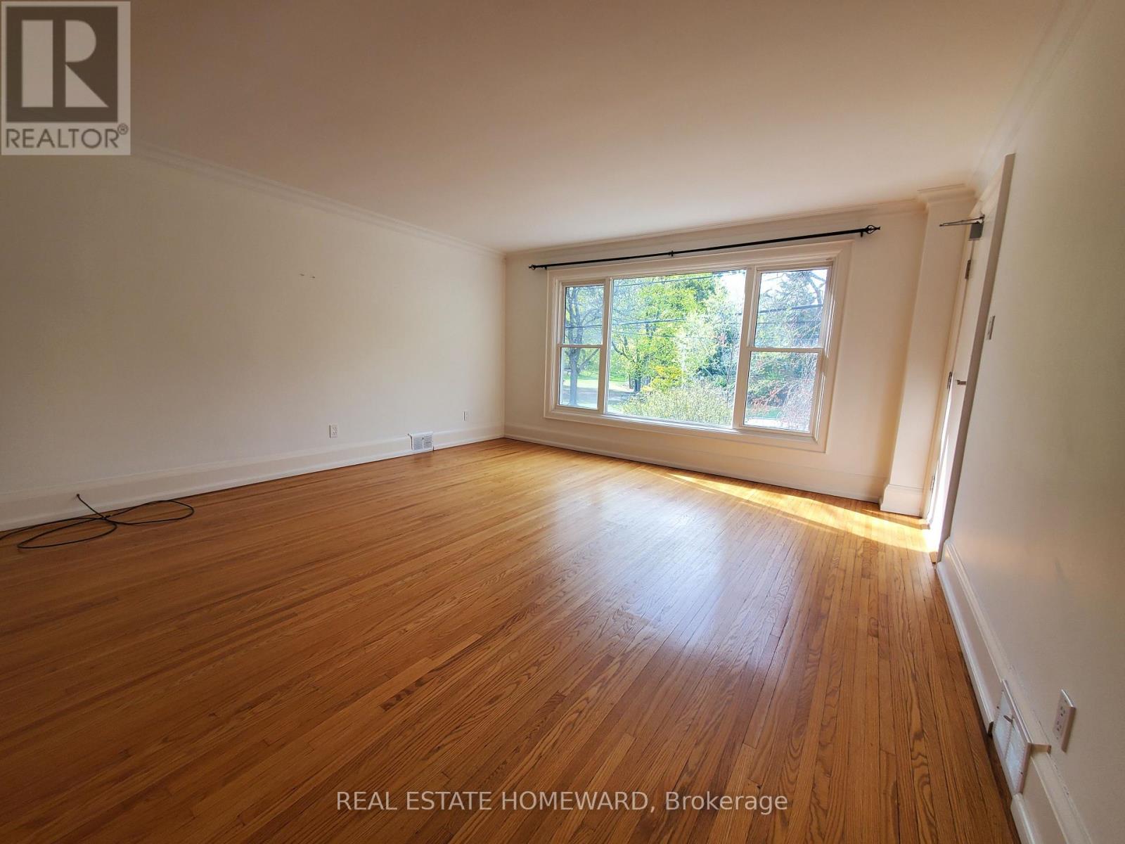 Main Floor - 21 Love Crescent, Toronto, Ontario  M4E 1V6 - Photo 15 - E12825162