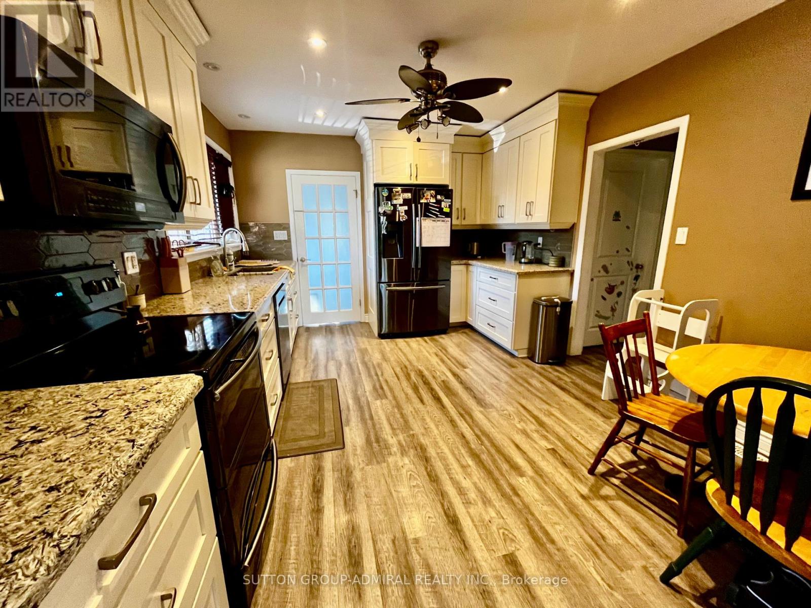 7468 Wanless Street, Niagara Falls, Ontario  L2H 1C9 - Photo 3 - X13024944