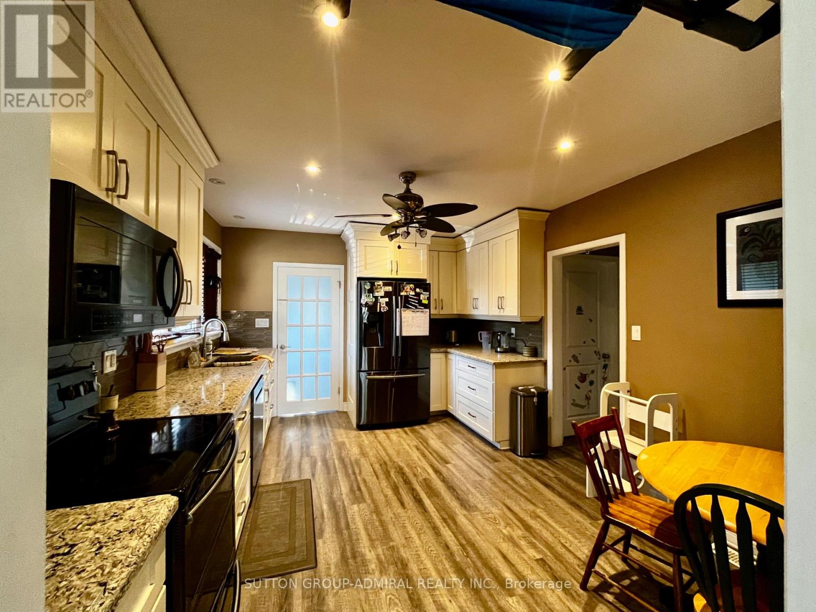 7468 Wanless Street, Niagara Falls, Ontario  L2H 1C9 - Photo 4 - X13024944