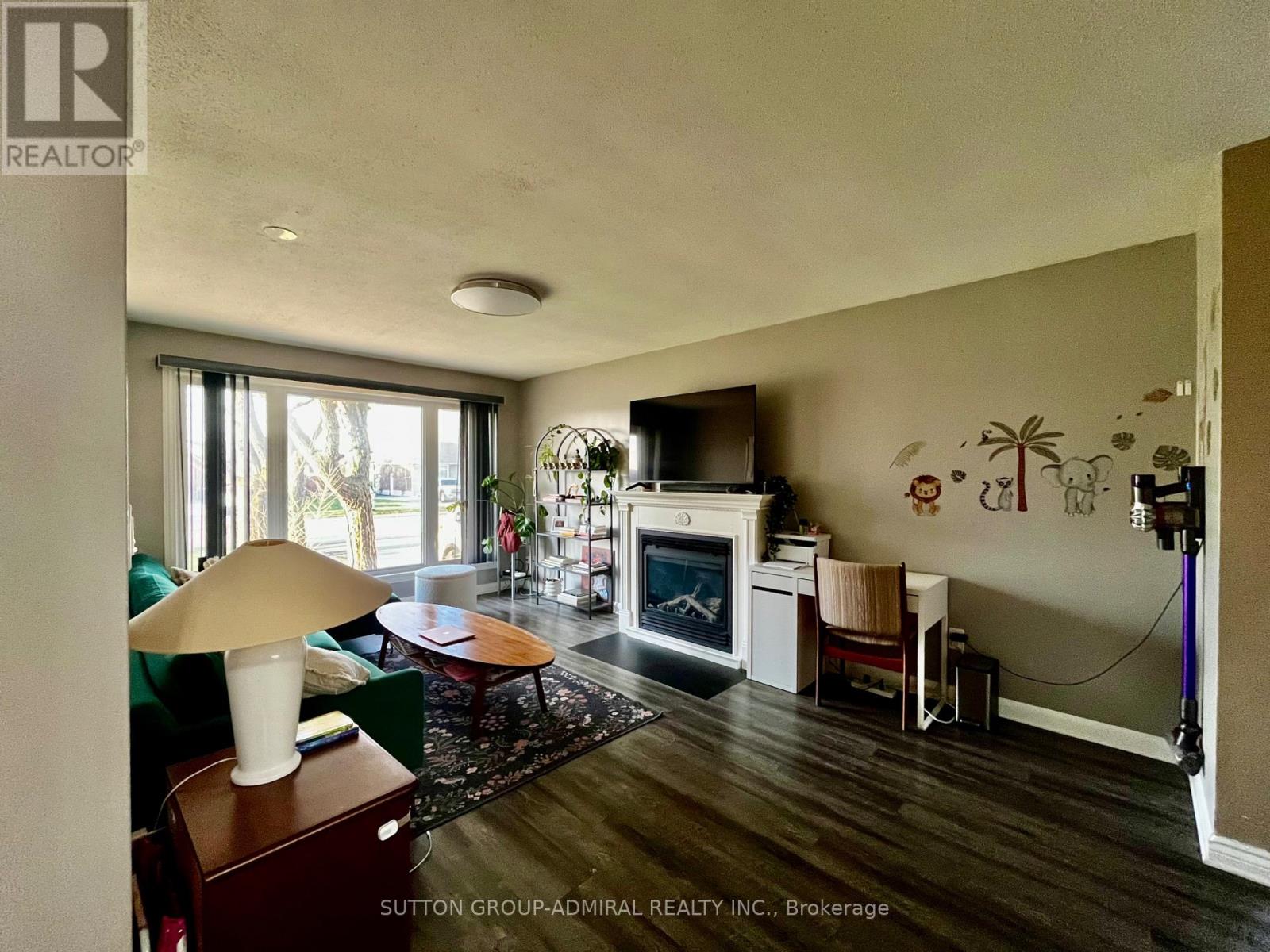 7468 Wanless Street, Niagara Falls, Ontario  L2H 1C9 - Photo 5 - X13024944