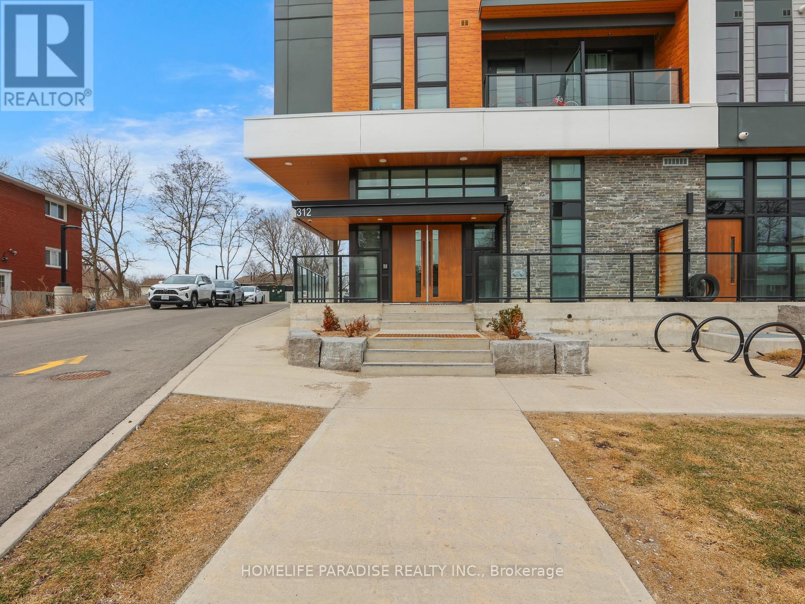 416 - 312 Erb Street W, Waterloo, Ontario  N2L 1W3 - Photo 2 - X13024970