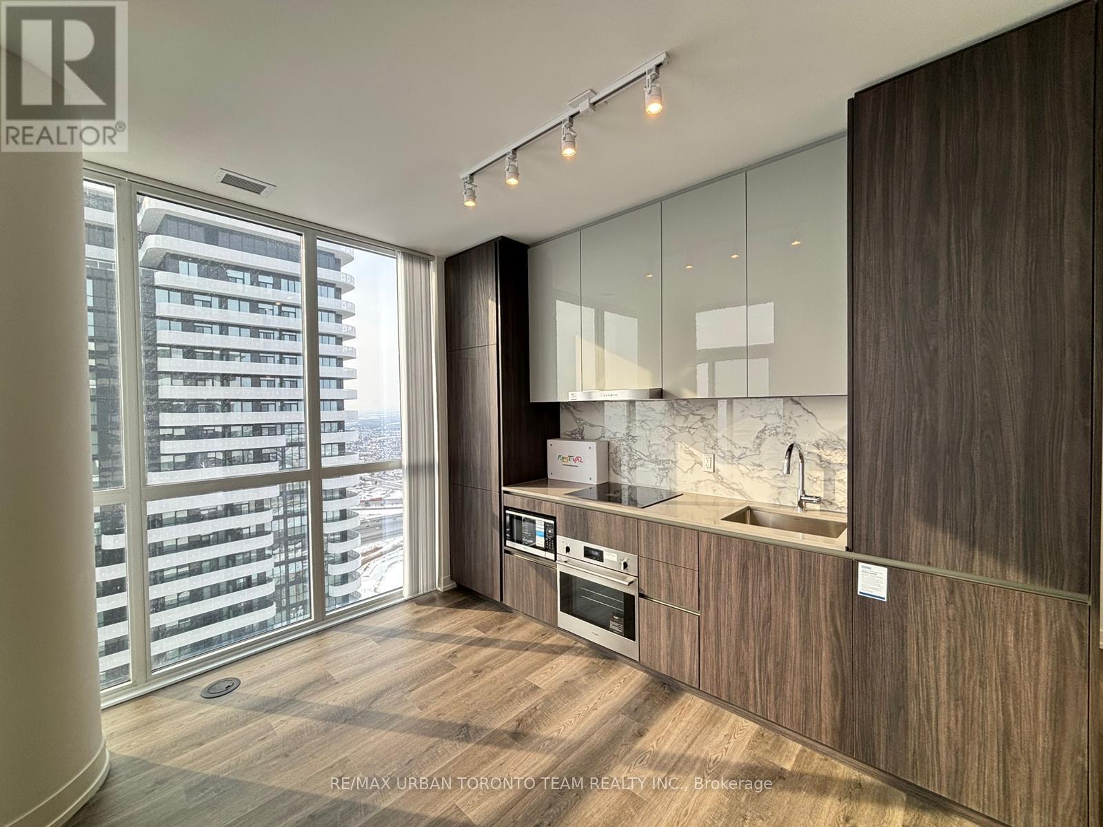 6012 - 8 Interchange Way, Vaughan, Ontario  L4K 5Z7 - Photo 3 - N12810422