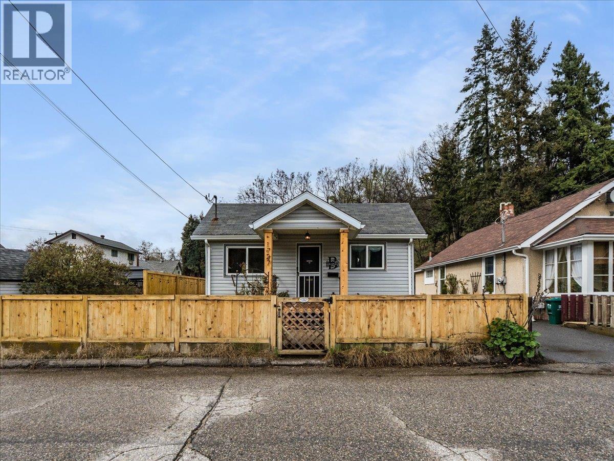 1727 Circle Street, Trail, British Columbia  V1R 1W8 - Photo 9 - 10383735