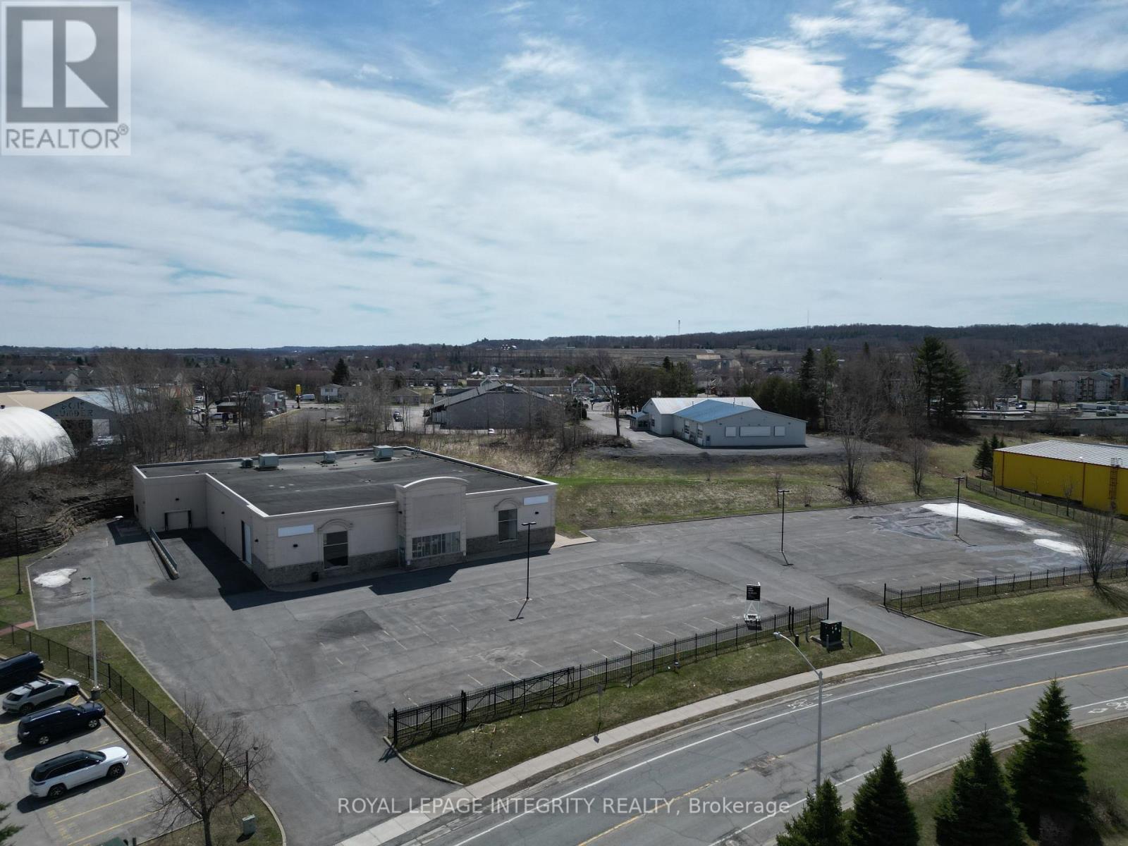 2747 Chamberland Street, Clarence-Rockland, Ontario  K4K 0B2 - Photo 4 - X12925554