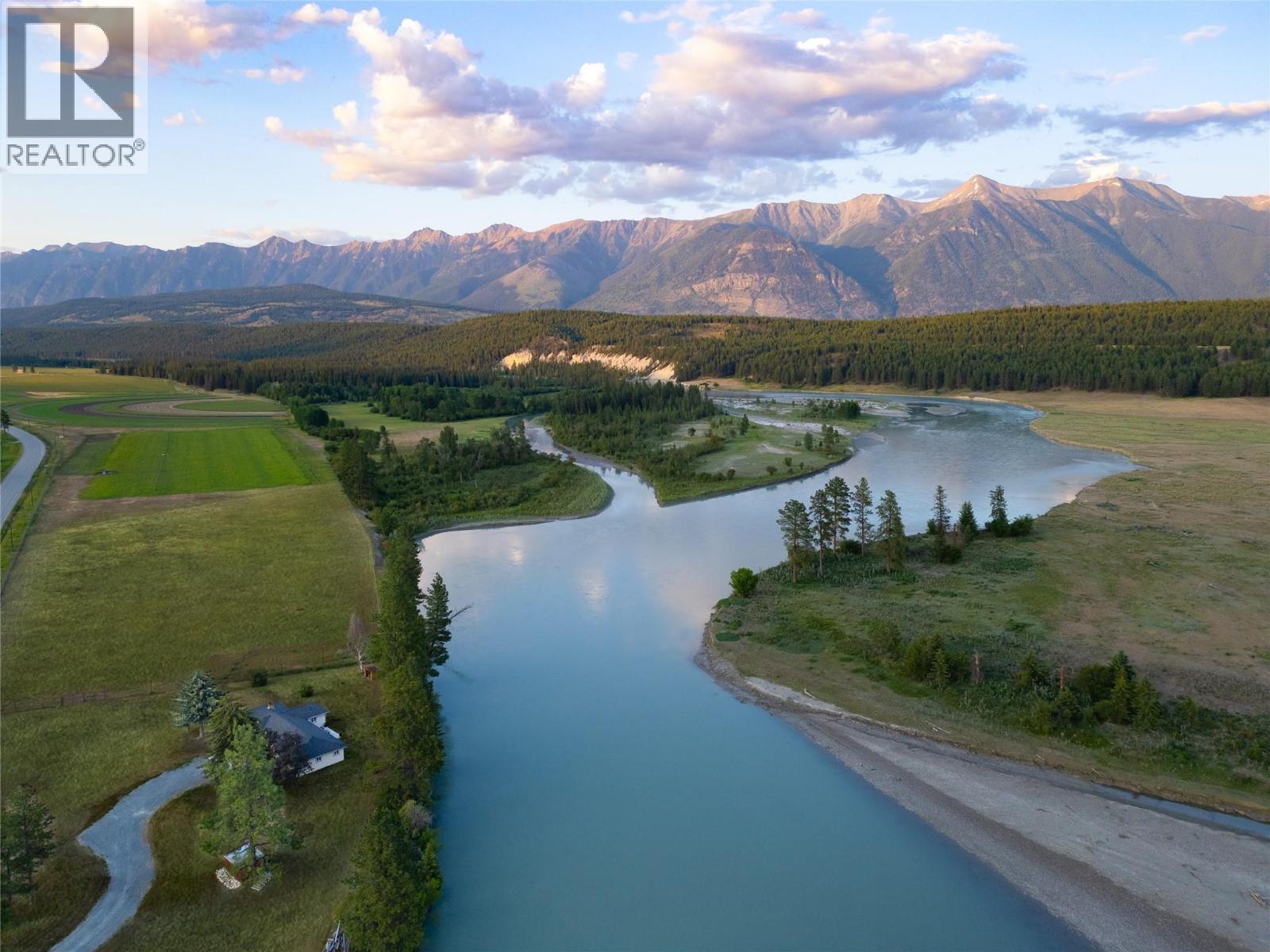 5496 93/95 Highway, Wasa, British Columbia  V0B 0A7 - Photo 1 - 10382734