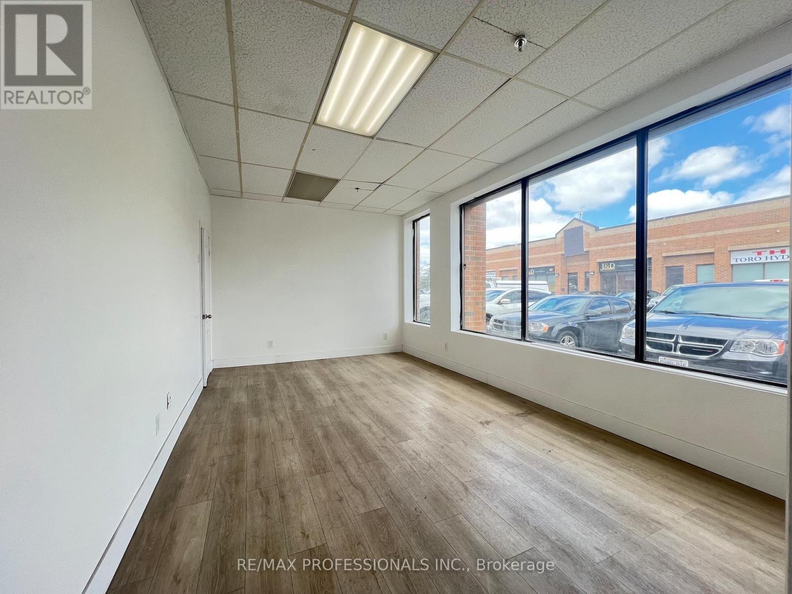 33 - 1310 Midway Boulevard, Mississauga, Ontario  L5T 2K5 - Photo 4 - W12899780