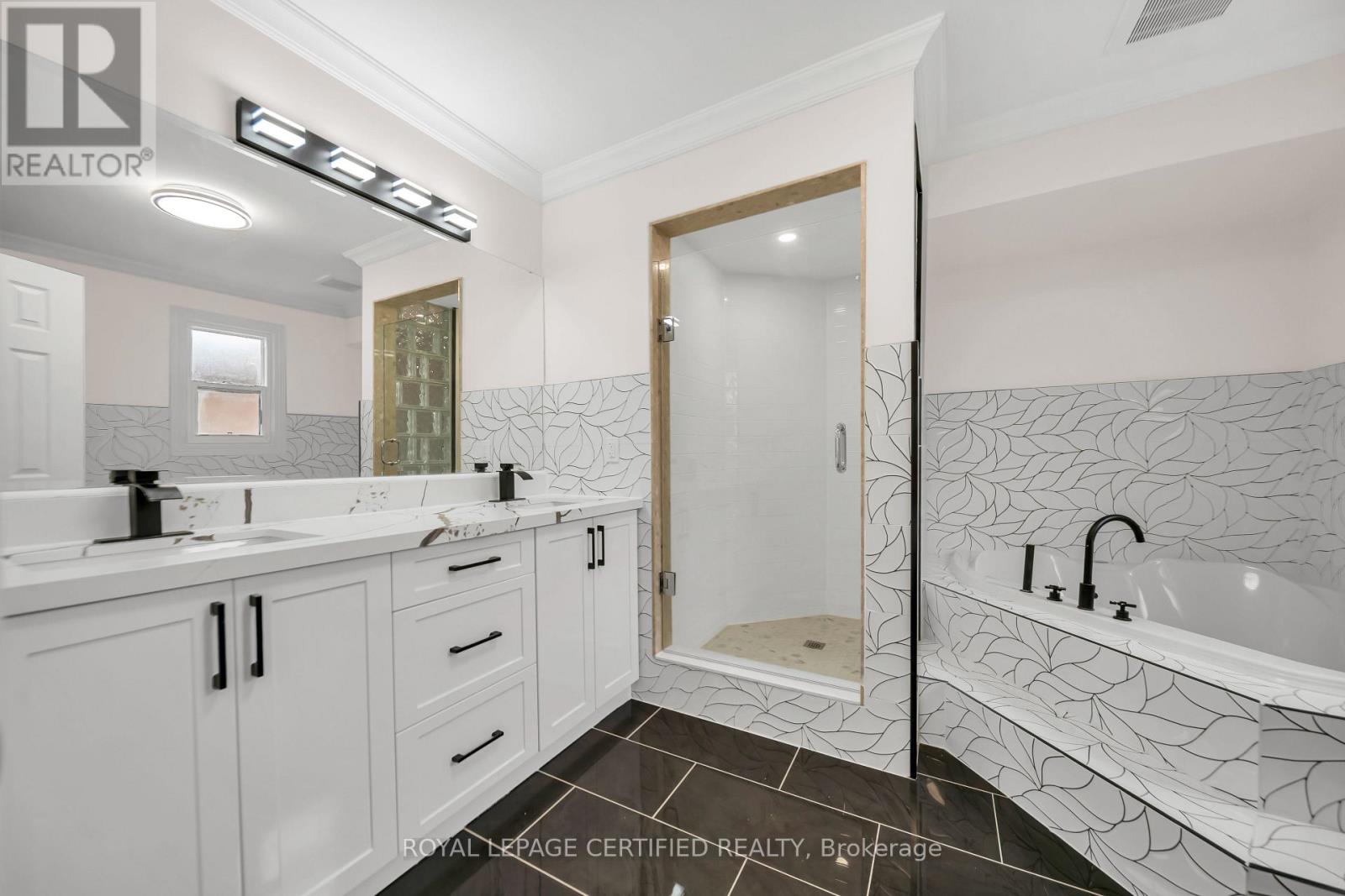 6062 Prairie Circle, Mississauga, Ontario  L5N 5C5 - Photo 25 - W13016756