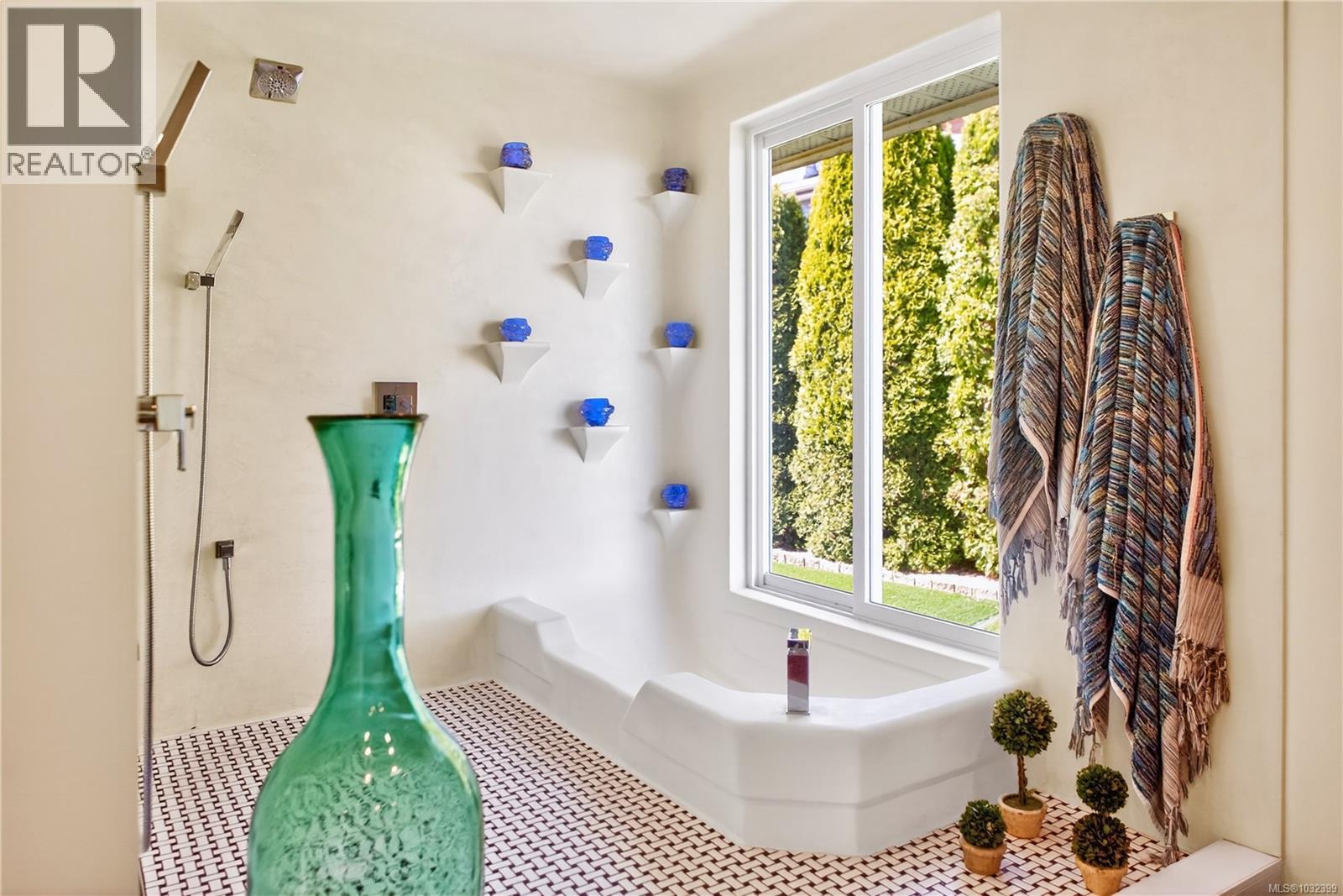 1214 College Dr, Nanaimo, British Columbia  V9R 6A4 - Photo 36 - 1032399