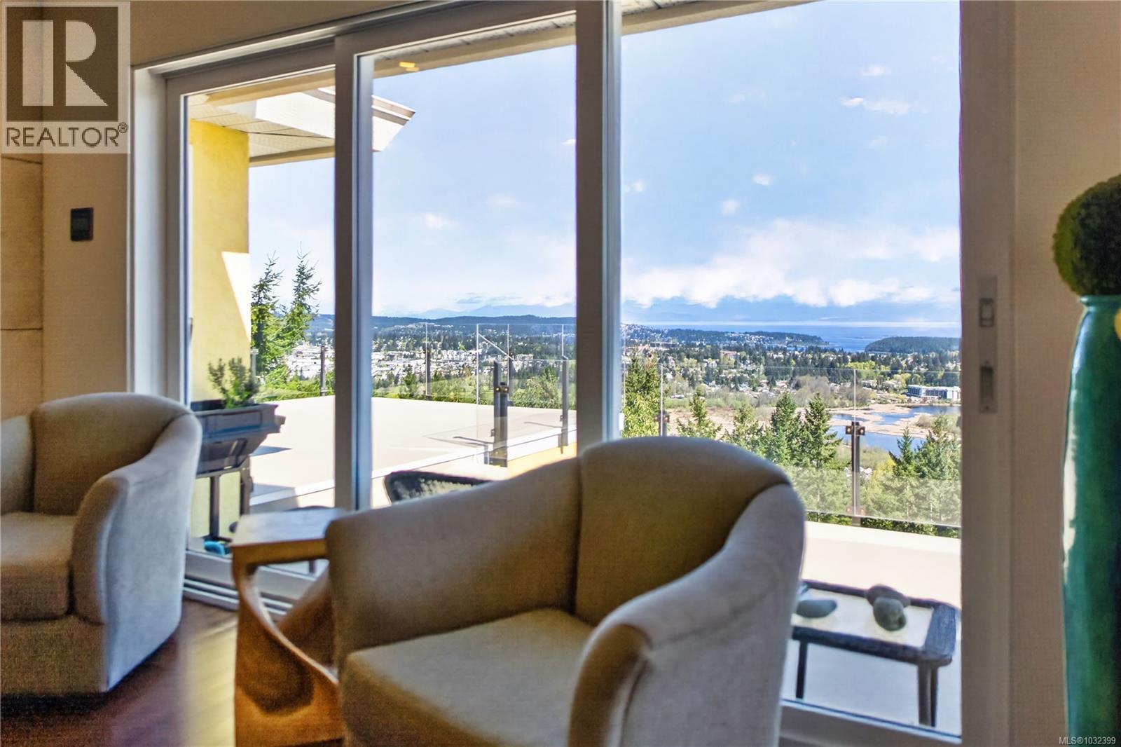 1214 College Dr, Nanaimo, British Columbia  V9R 6A4 - Photo 12 - 1032399