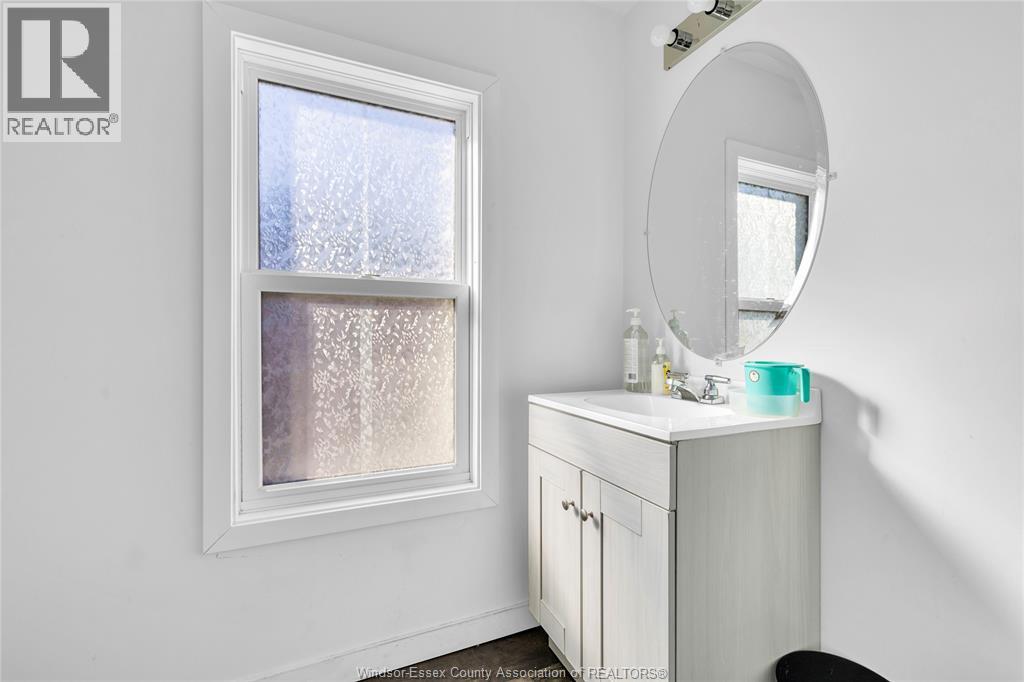 539 Campbell Avenue, Windsor, Ontario  N9B 2H5 - Photo 13 - 26008620