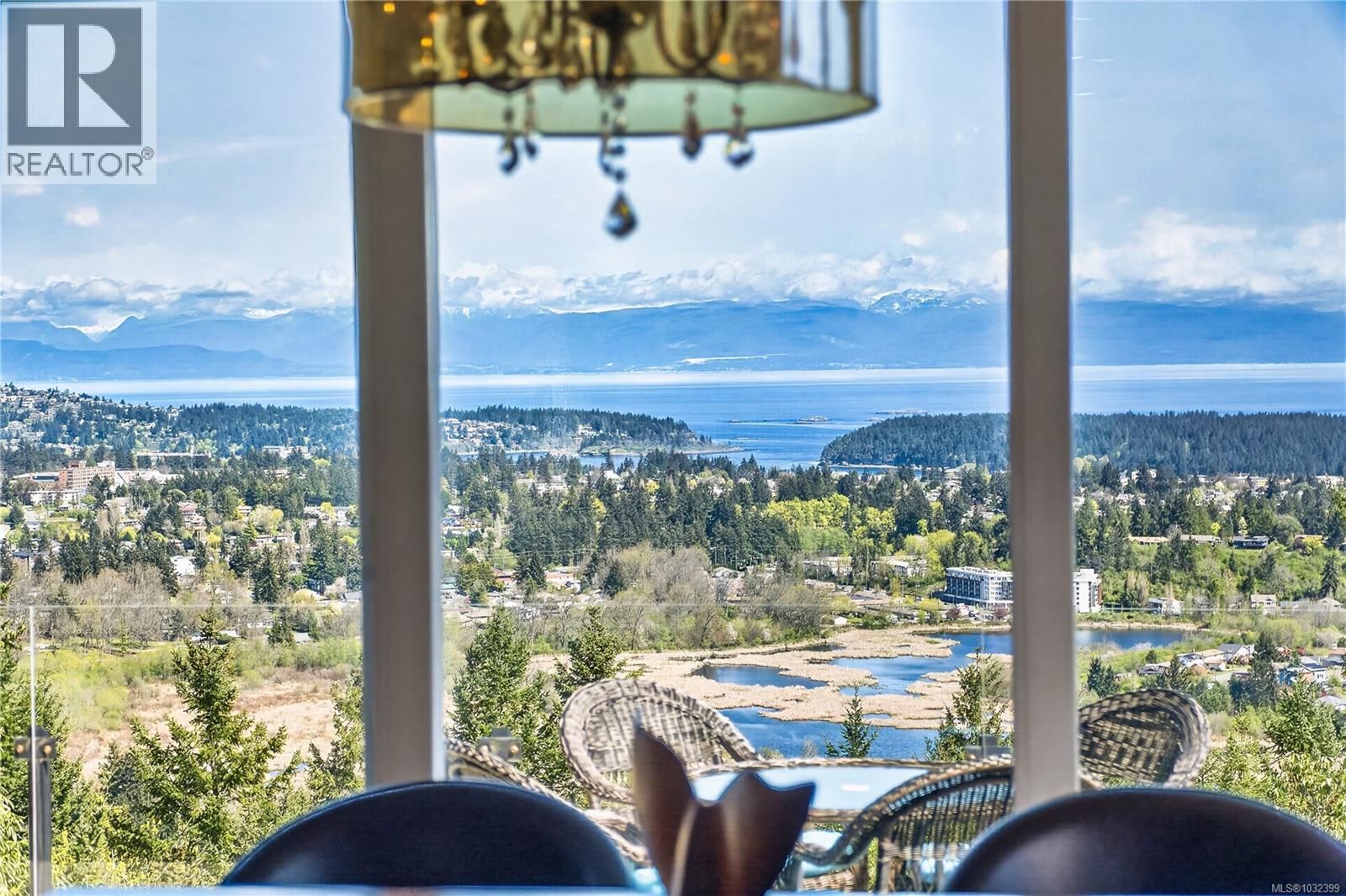 1214 College Dr, Nanaimo, British Columbia  V9R 6A4 - Photo 4 - 1032399