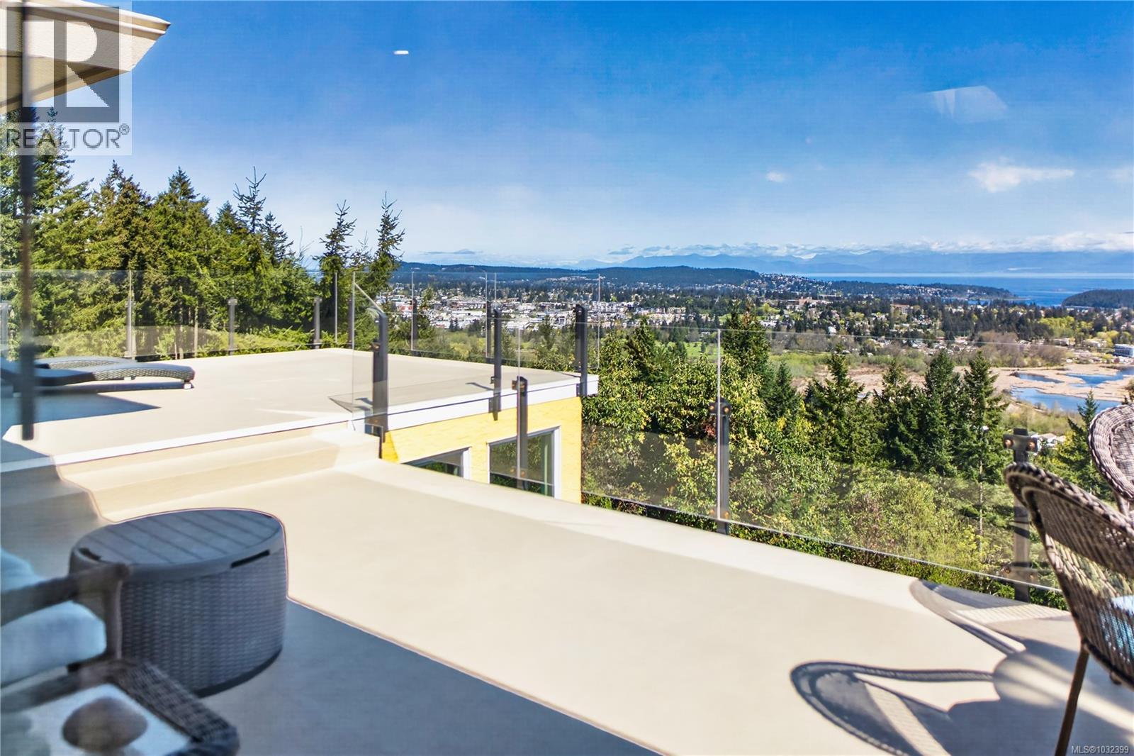 1214 College Dr, Nanaimo, British Columbia  V9R 6A4 - Photo 6 - 1032399