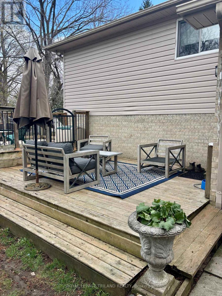 Photo 26 of 32 for 94 Queen Street