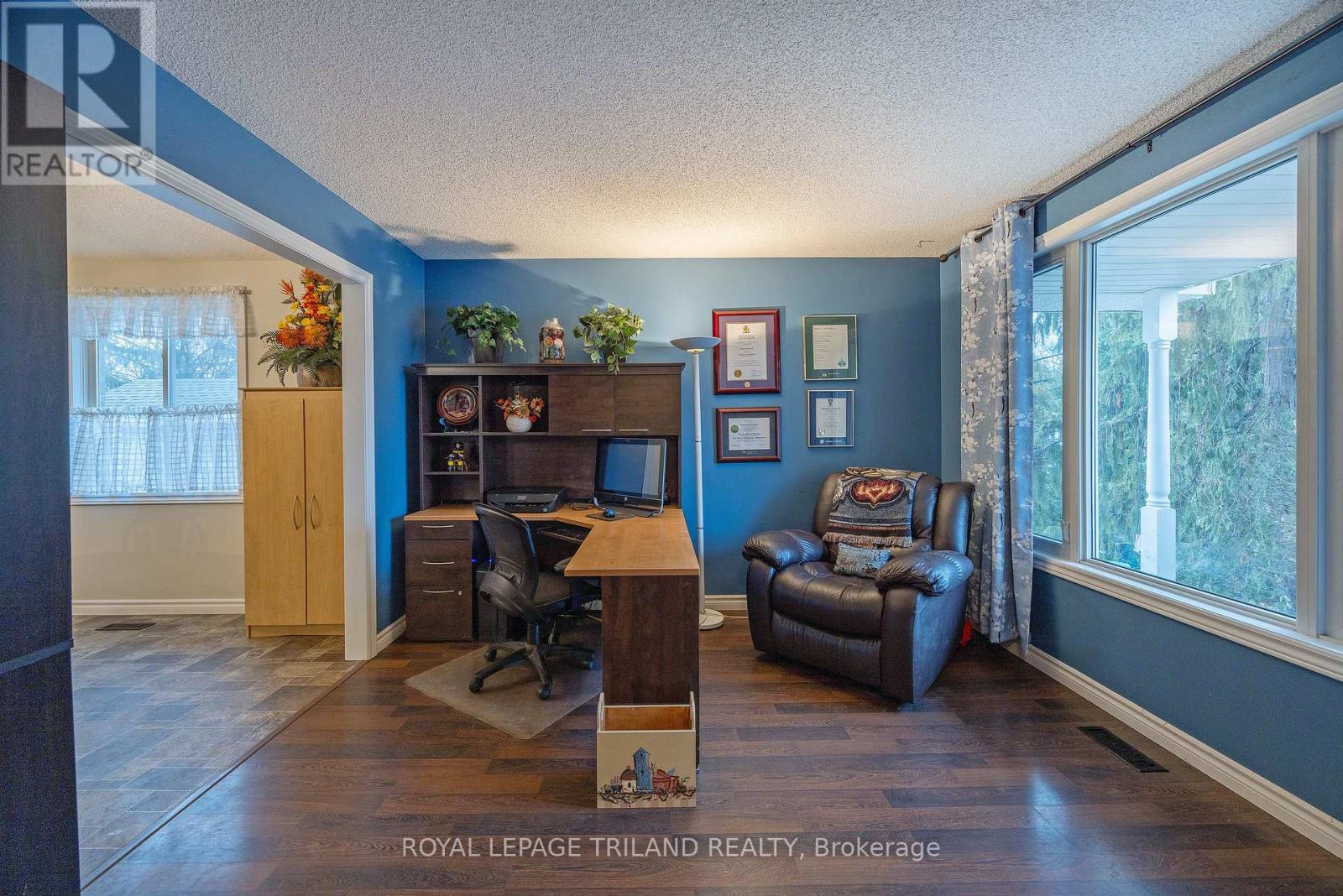 Photo 5 of 32 for 94 Queen Street