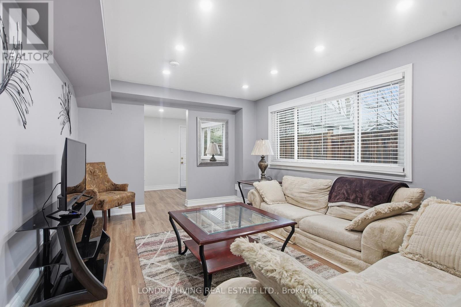 Photo 3 of 17 for 24 Appel Street