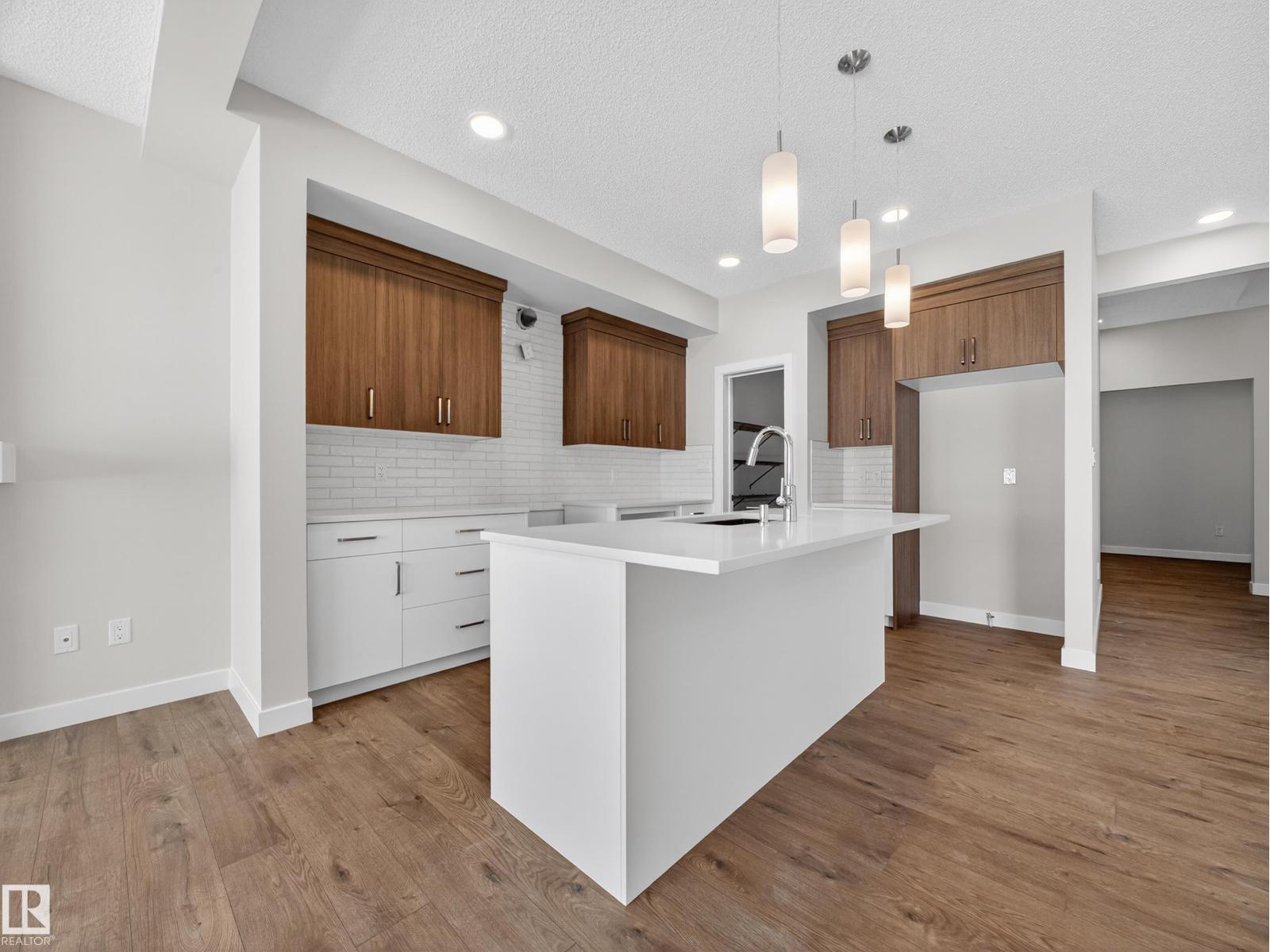 6308 42 Av, Beaumont, Alberta  T4X 3E8 - Photo 5 - E4482340