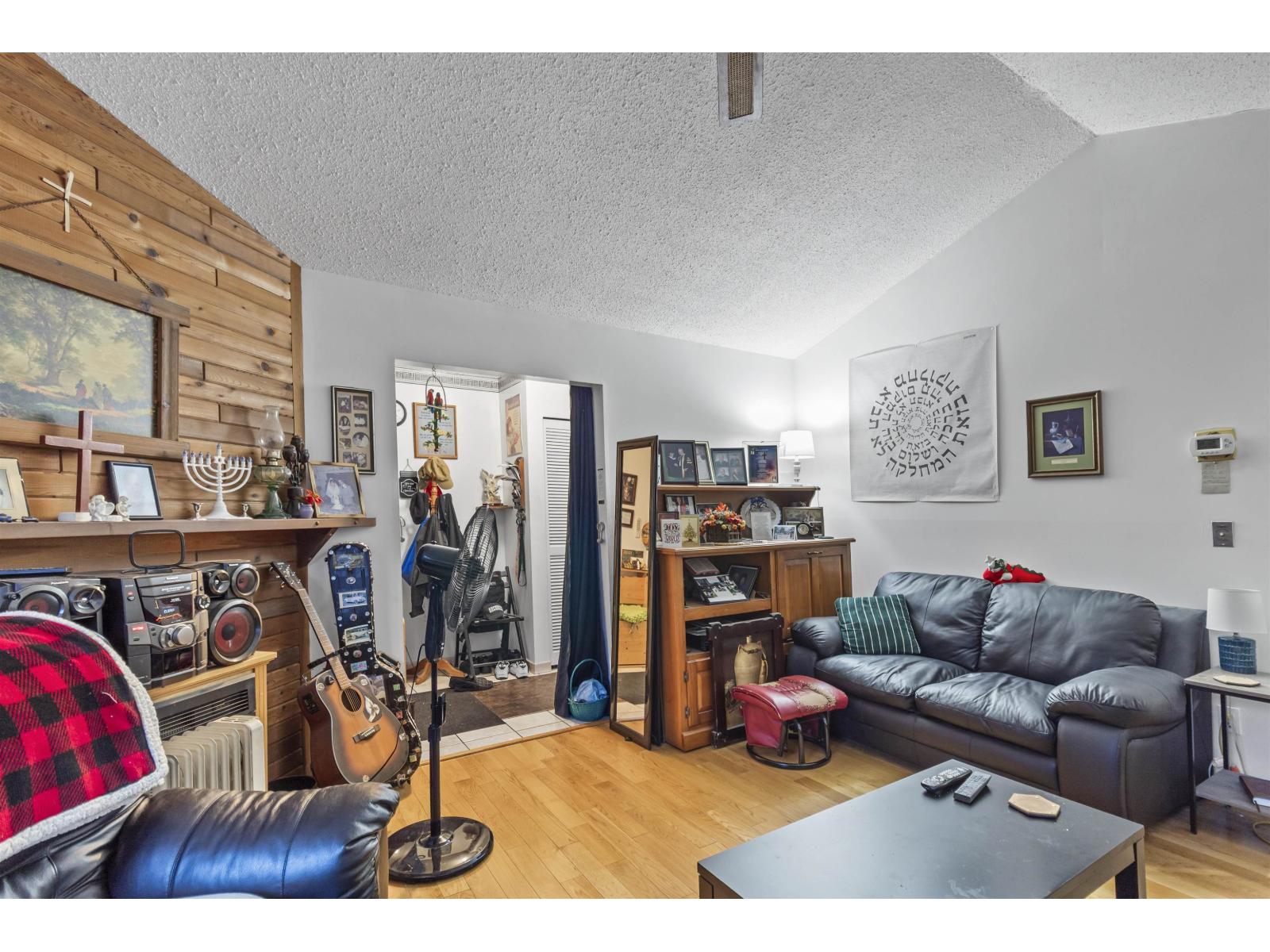 33132 Myrtle Avenue, Mission, British Columbia  V2V 5W1 - Photo 10 - R3113948