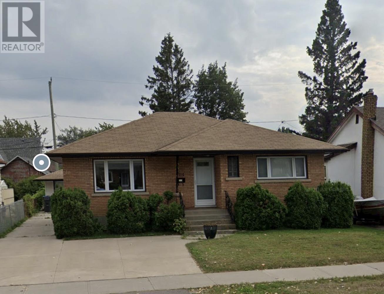 2214 Arthur St E, Thunder Bay, Ontario  P7E 5P1 - Photo 1 - TB2600758