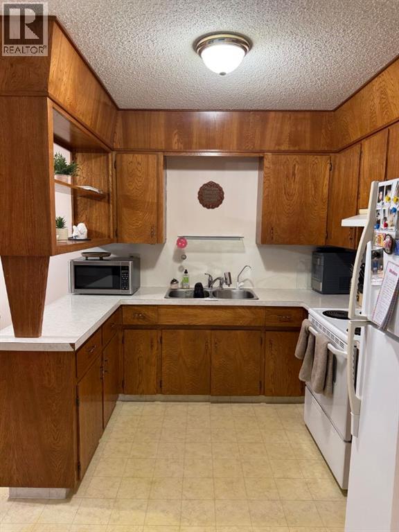 146 Mcgill Boulevard W, Lethbridge, Alberta  T1K 4C5 - Photo 9 - A2302679