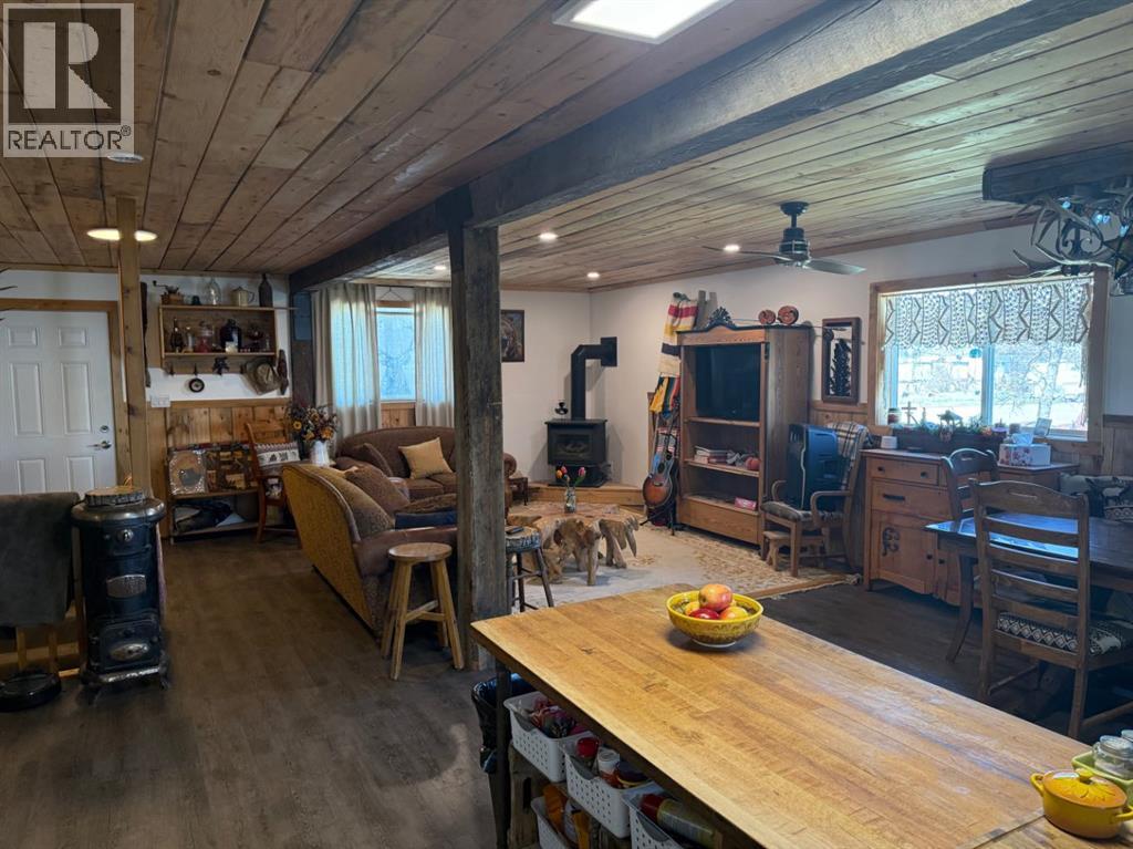 205 Hamilton Avenue, Lundbreck, Alberta  T0K 1H0 - Photo 11 - A2301711