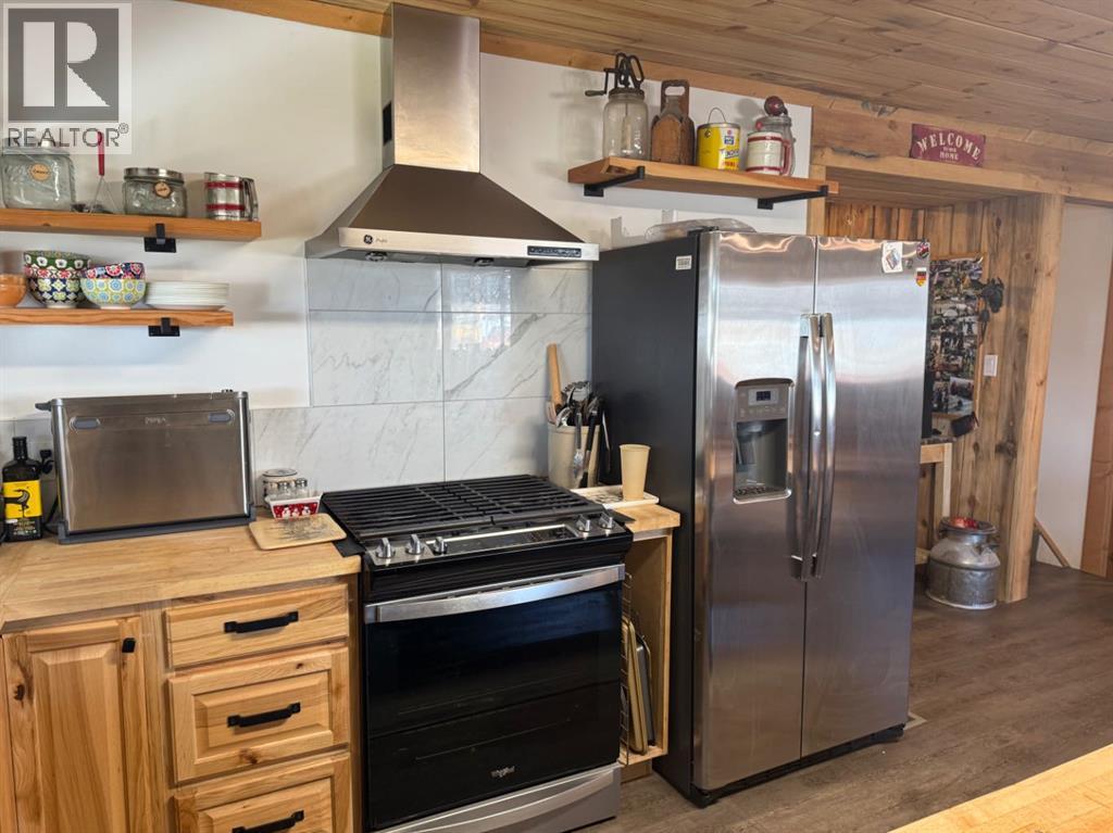 205 Hamilton Avenue, Lundbreck, Alberta  T0K 1H0 - Photo 13 - A2301711