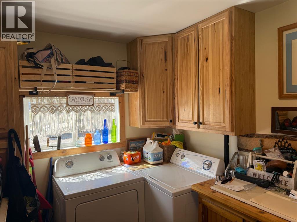 205 Hamilton Avenue, Lundbreck, Alberta  T0K 1H0 - Photo 27 - A2301711