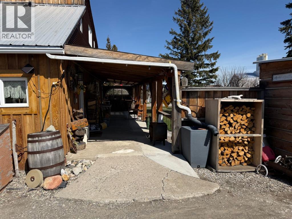 205 Hamilton Avenue, Lundbreck, Alberta  T0K 1H0 - Photo 33 - A2301711