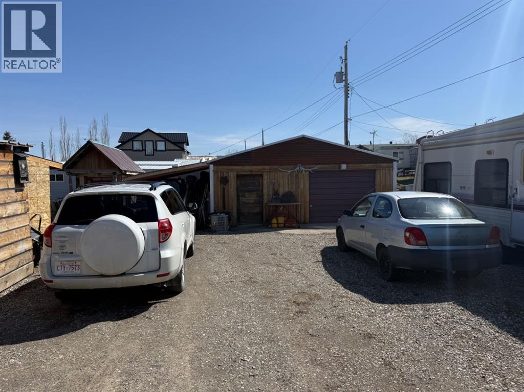 205 Hamilton Avenue, Lundbreck, Alberta  T0K 1H0 - Photo 36 - A2301711