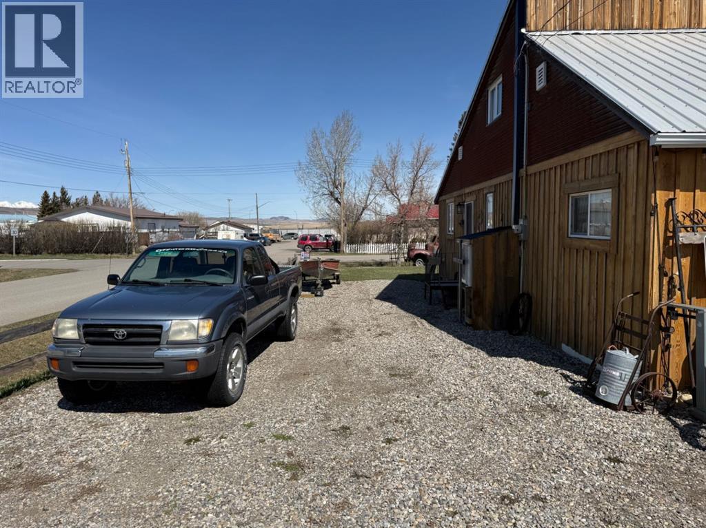 205 Hamilton Avenue, Lundbreck, Alberta  T0K 1H0 - Photo 38 - A2301711