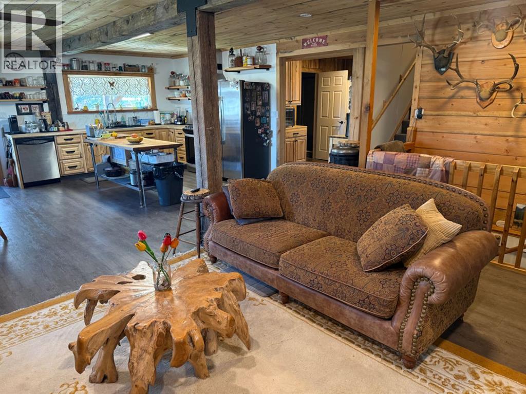 205 Hamilton Avenue, Lundbreck, Alberta  T0K 1H0 - Photo 6 - A2301711