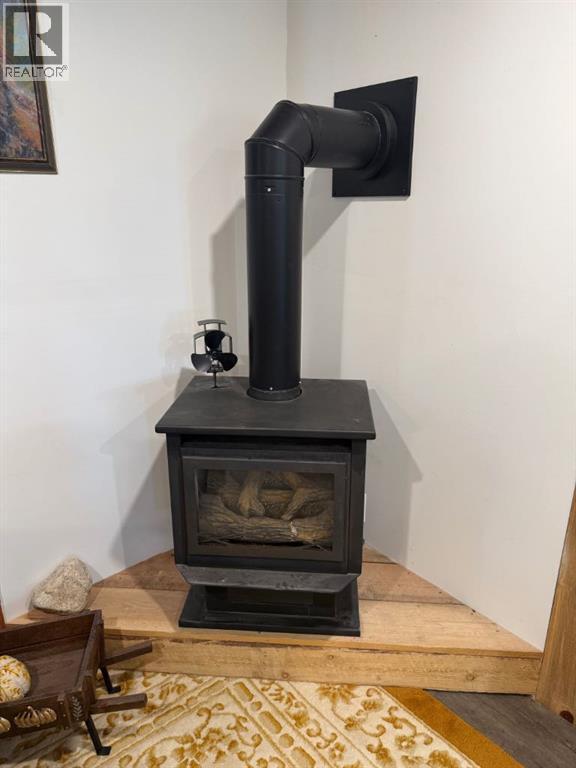 205 Hamilton Avenue, Lundbreck, Alberta  T0K 1H0 - Photo 8 - A2301711