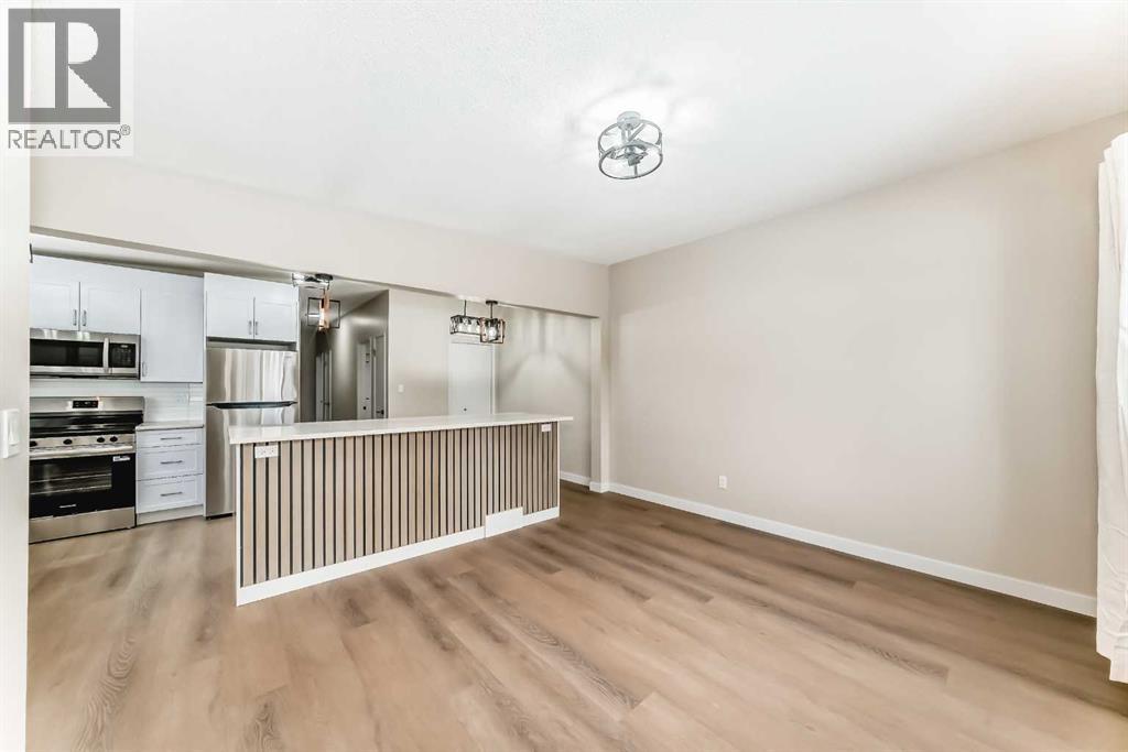 7406-7408 Hunterfield Road Nw, Calgary, Alberta  T2K 4L1 - Photo 13 - A2276447